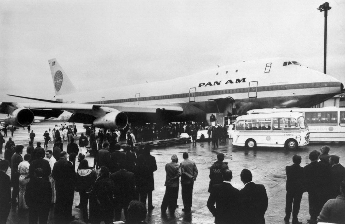 نخستین پرواز 747 به لندن