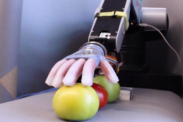 دست روباتیک با قابلیت لمس و شناسایی اجسام