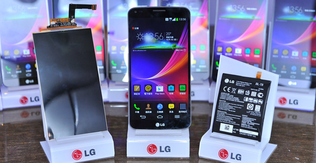 عرضۀ G Flex LG در بازارهای بزرگ آسیا
