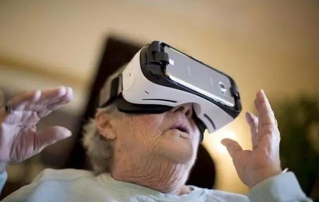 واقعیت مجازی به کمک سالمندان می‌آید