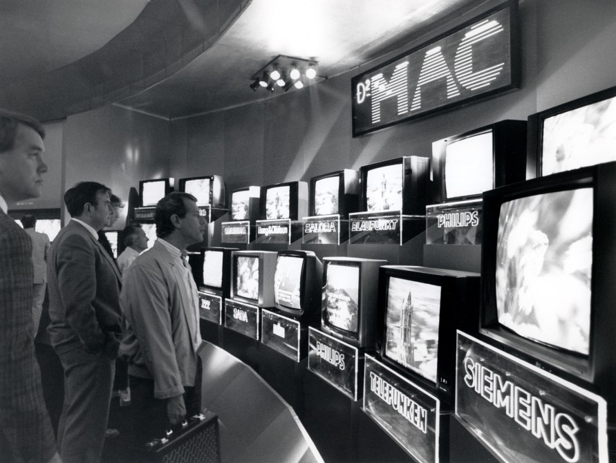 غرفه تلویزیون‌های HD - در سال ۱۹۸۷