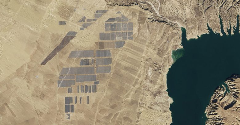 ناسا تصویر بزرگ‌ترین مزرعه خورشیدی را منتشر کرد