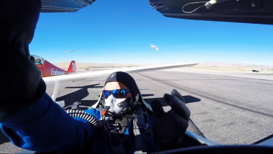 برخورد هواپیما با یک خلبان در مسابقه+ویدئو