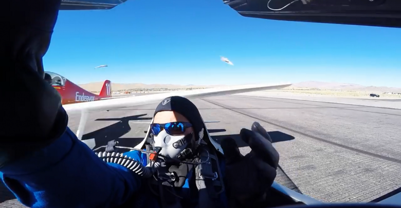 برخورد هواپیما با یک خلبان در مسابقه+ویدئو