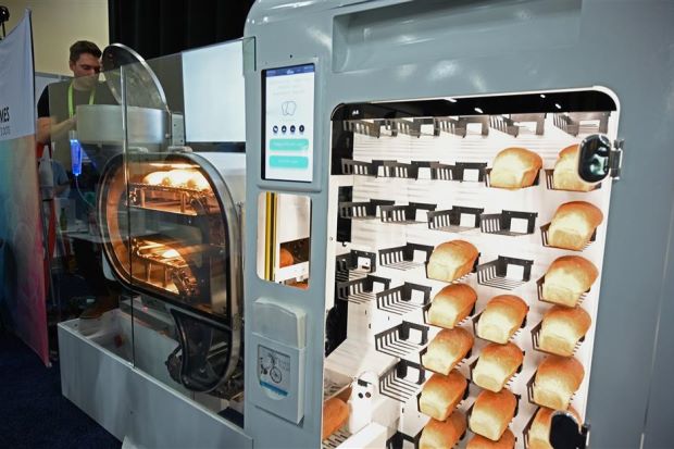 ربات نان پز در ces 2019