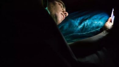 هشدار محققان نسبت به کار کردن با گوشی قبل از خواب