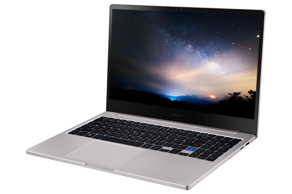 لپ تاپ جدید سامسونگ-Notebook 7 که شباهت بی نظیری به مک بوک پرو دارد.