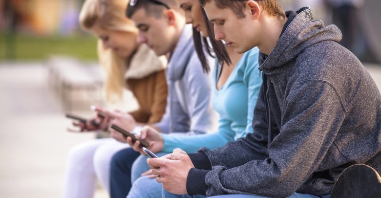ایتالیا نوجوانان معتاد به گوشی را به مراکز بازپروری می‌فرستد