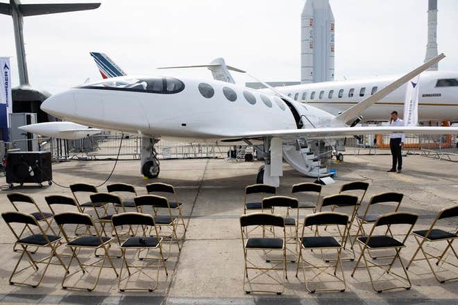 هواپیمای الکتریکی آلیس، ساخته شده توسط شرکتEviation ، امسال در نمایشگاه هوایی International Paris Air Show پاریس رونمایی شد.