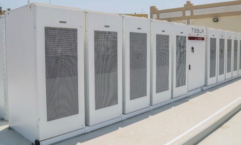قطر از باتری ‌‌های تسلا برای ذخیره انرژی خورشیدی کمک می‌ گیرد