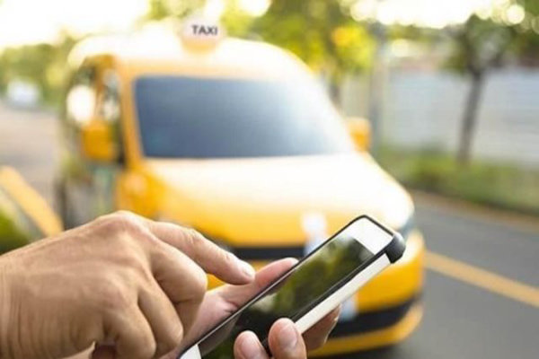 قیمت تاکسی‌های اینترنتی سر به فلک کشیده یا مفت است؟