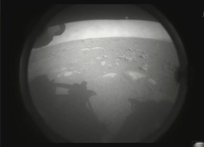 فرود موفقیت‌آمیز مریخ نورد ناسا در سیاه سرخ