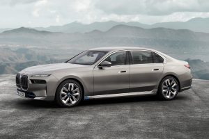 سدان لوکس الکتریکی BMW i7 با قیمت ۱۲۰ هزار دلار معرفی شد