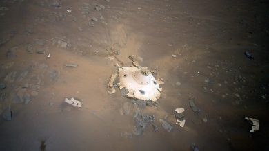 ثبت تصاویری از بقایای فرود مریخ‌نورد Perseverance توسط هلیکوپتر مریخی ناسا