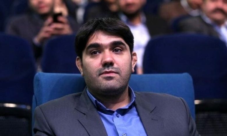 فعلا خبری از بازگشت اینترنت نیست وی افزود: طبق آخرین پیگیری های اتحادیه کسب و کارهای مجازی از مسئولان مربوطه، آنها اعلام کردند که «اتصال اینترنت به شرایط کشور بستگی دارد و فعلا خبر خاصی در این رابطه وجود ندارد.» الفت نسب درباره اینکه اتصال اینترنت برای اقشار شناخته شده و فعالان جامعه فعال شود، گفت: فعلا در این رابطه صحبتی مطرح نشده است.