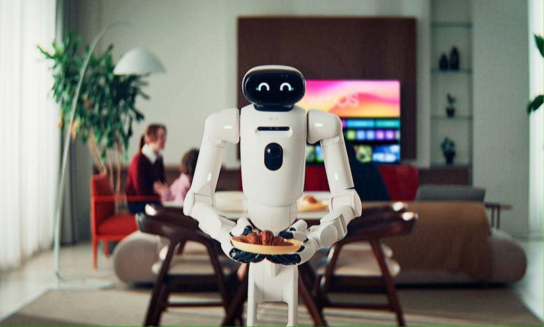 خانه‌ای بدون کار؛ ربات خانگی ال‌جی لباس‌ها را تا می‌کند و صبحانه آماده می‌کند