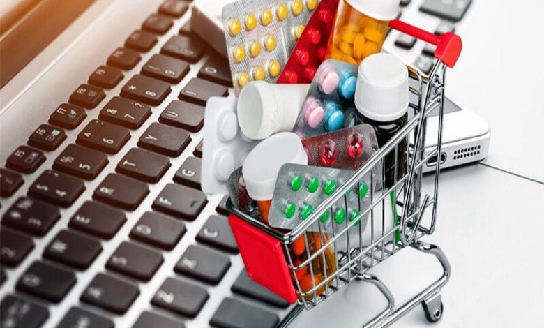 فروش اینترنتی دارو غیرقانونی است / با متخلفان برخورد قاطع میشود